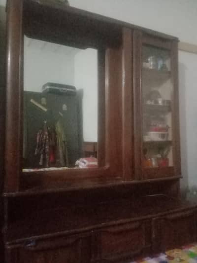 stylish wooden dressing table with large mirror ,Excellent condition