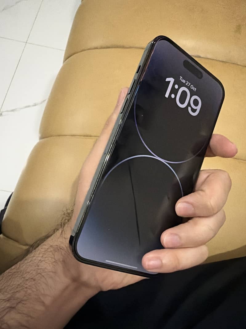 Apple iPhone 14 Pro Max 1