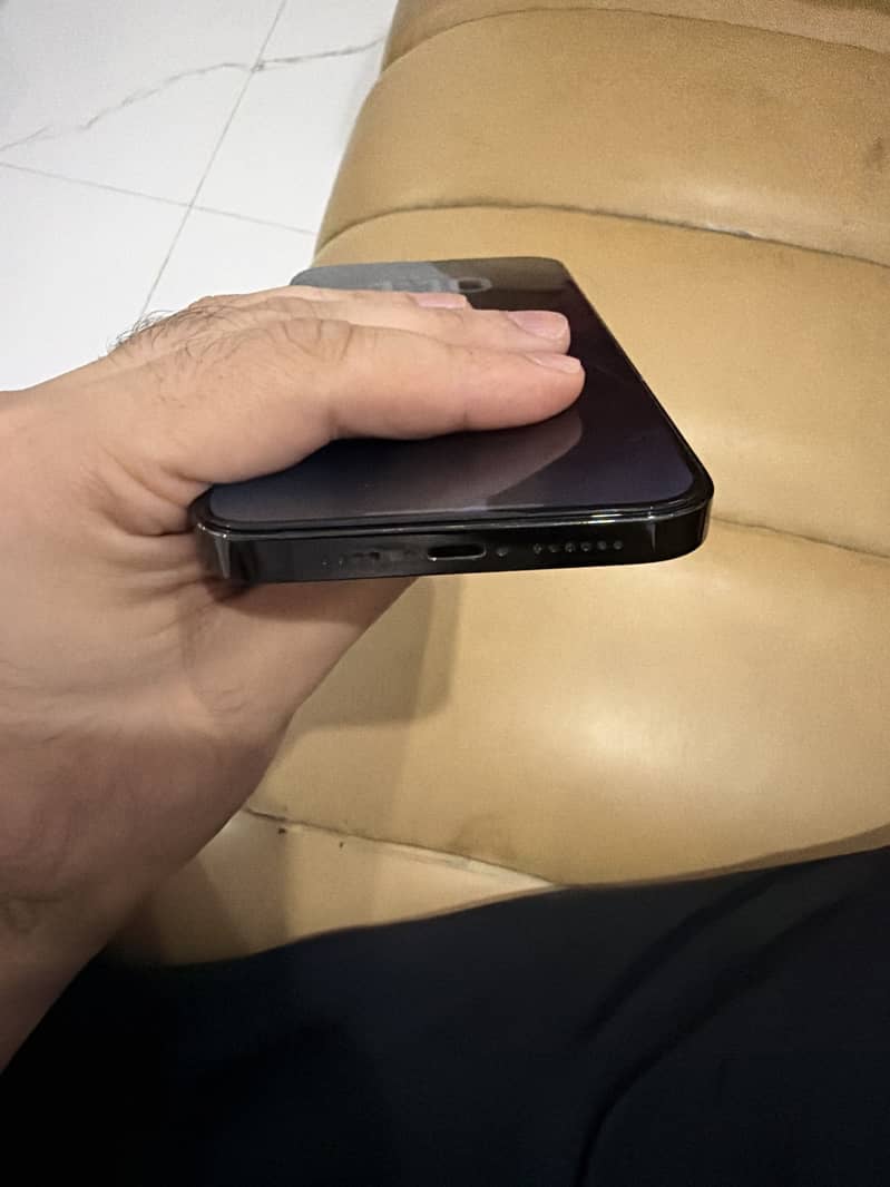 Apple iPhone 14 Pro Max 3