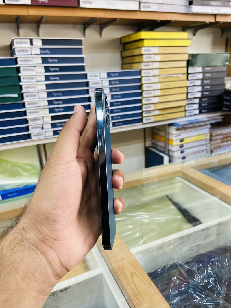Apple iPhone 12 Pro Max 2