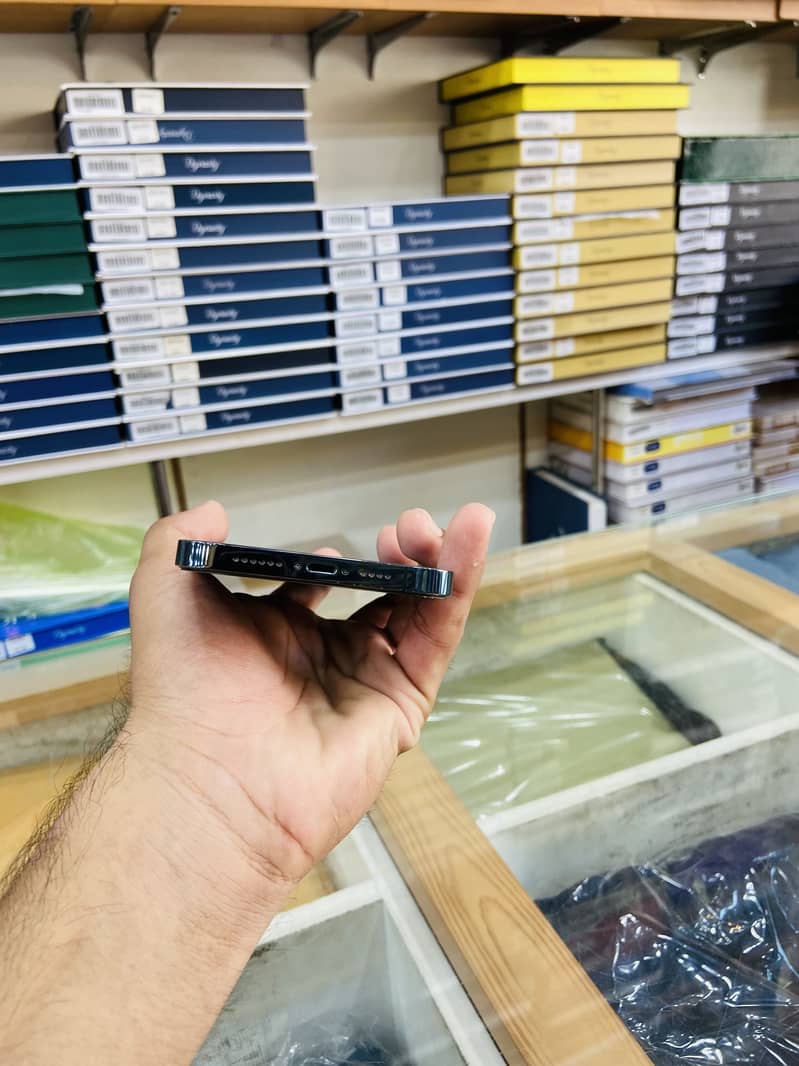 Apple iPhone 12 Pro Max 6