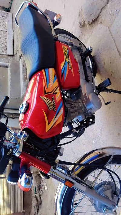 honda 125 new bike good condition