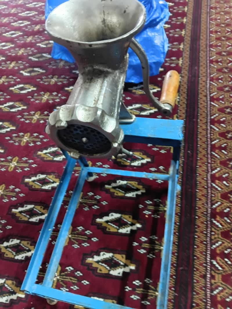 Manual Meat Machine 0
