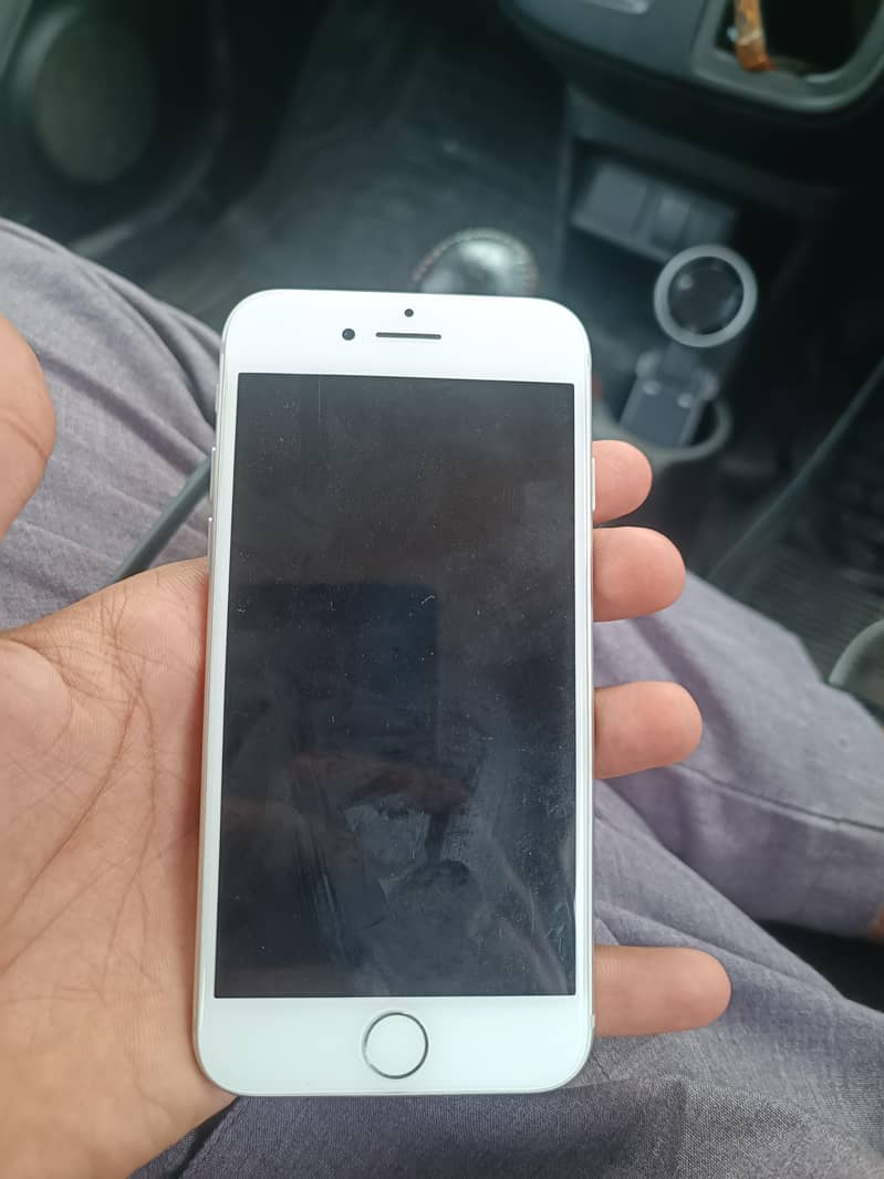 Apple iPhone 7 0