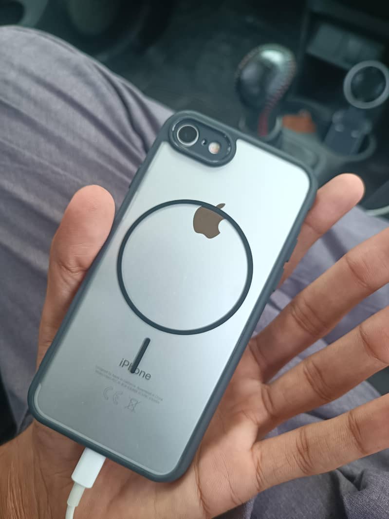 Apple iPhone 7 3