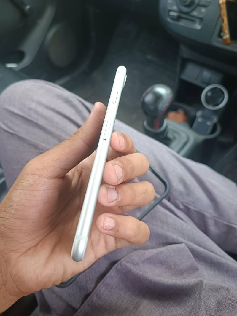 Apple iPhone 7 5