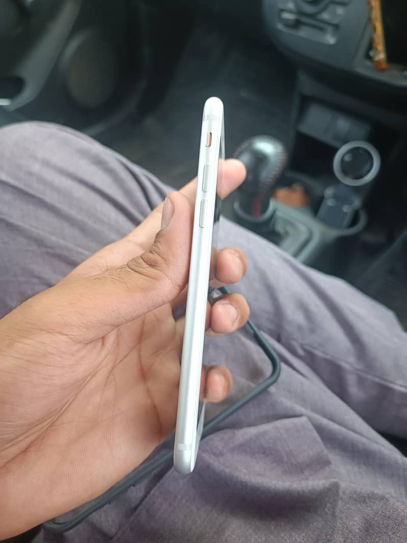 Apple iPhone 7 7