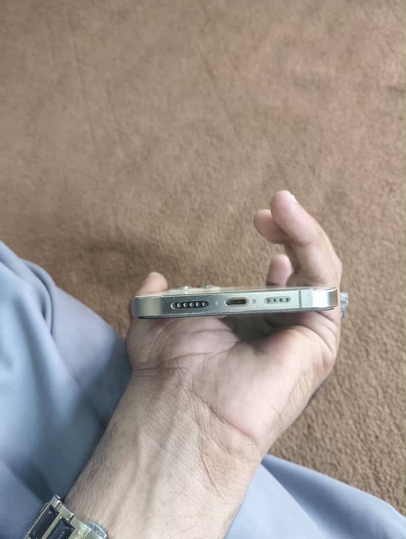 Apple iPhone 12 Pro Max 3