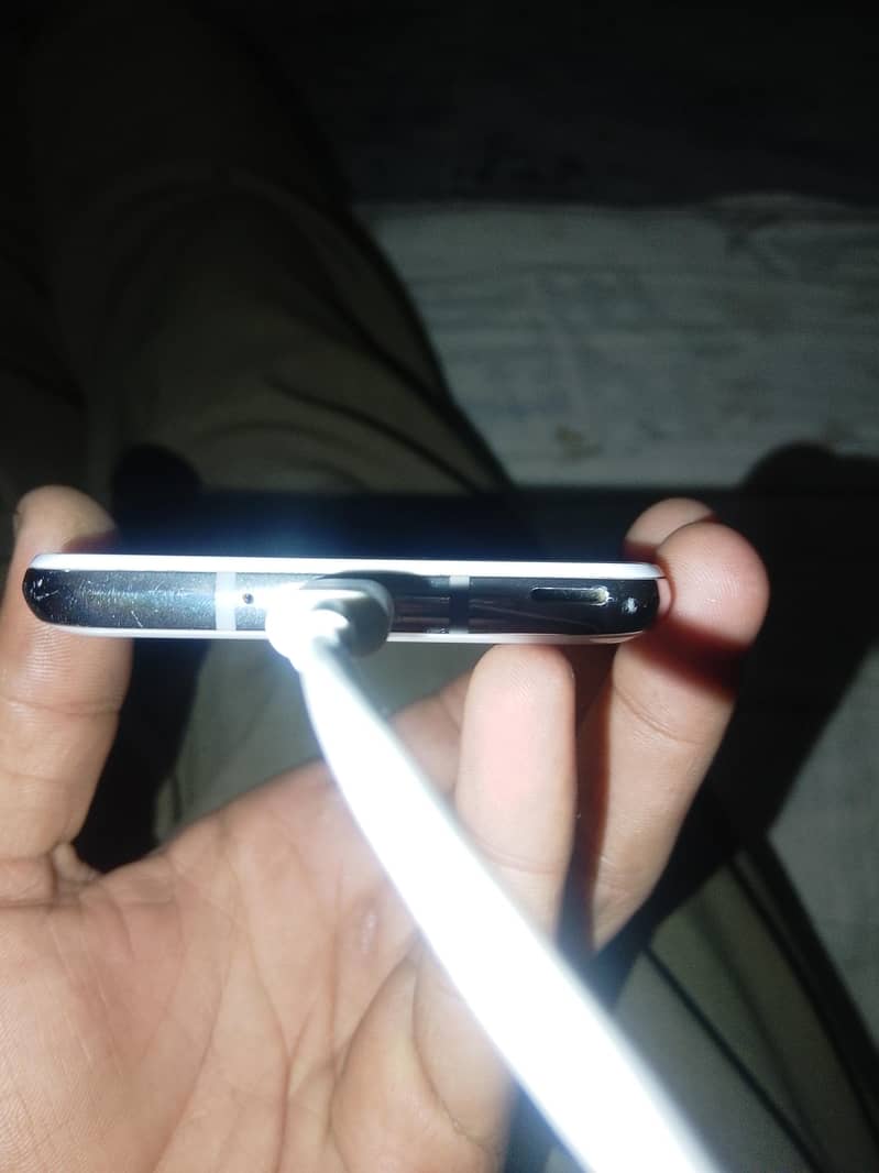 Sharp Aquos R2 2