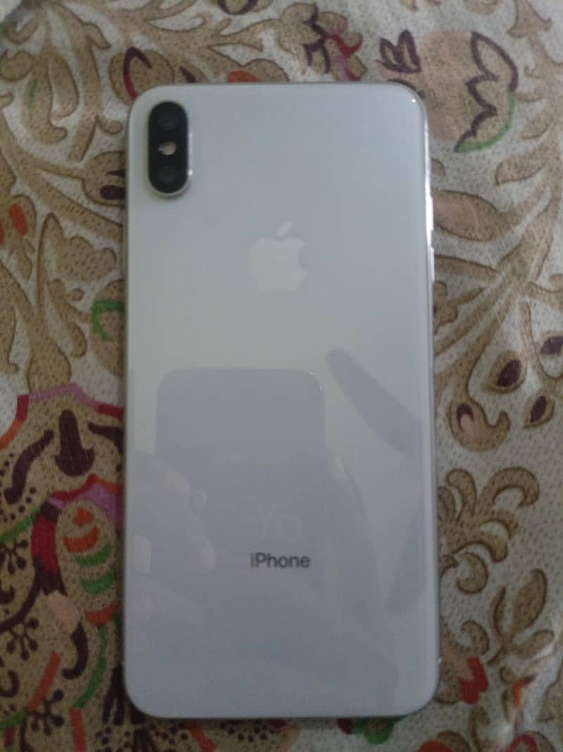 Apple iPhone XS Max 1