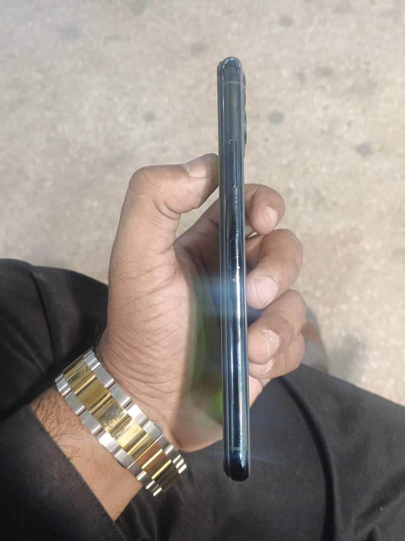 Apple iPhone 11 Pro Max 3