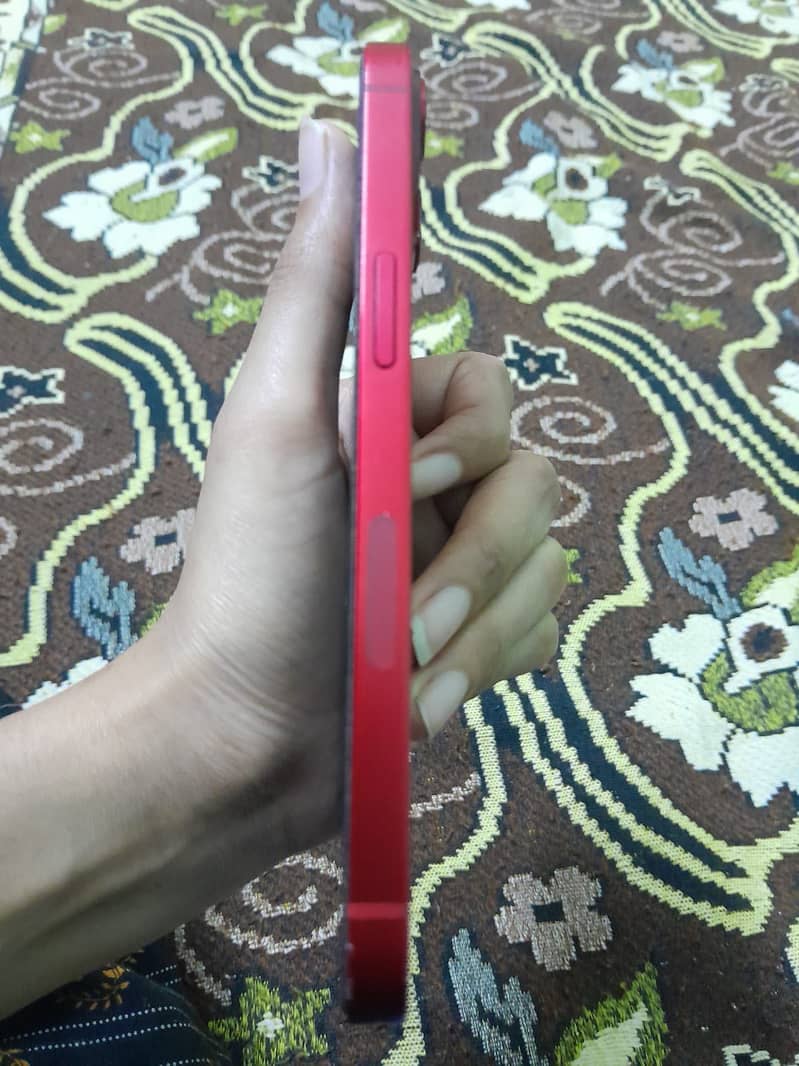 Apple iPhone 13 5