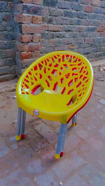 plastic chair and table / baby plastic chair