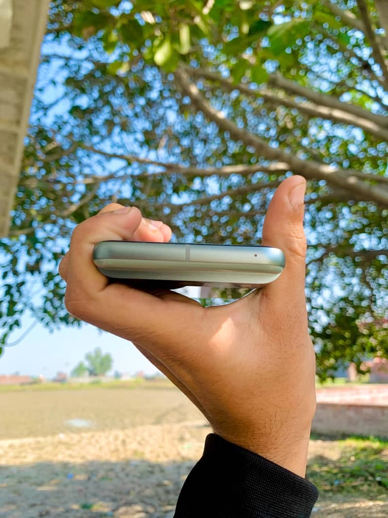 Google Pixel 8 3