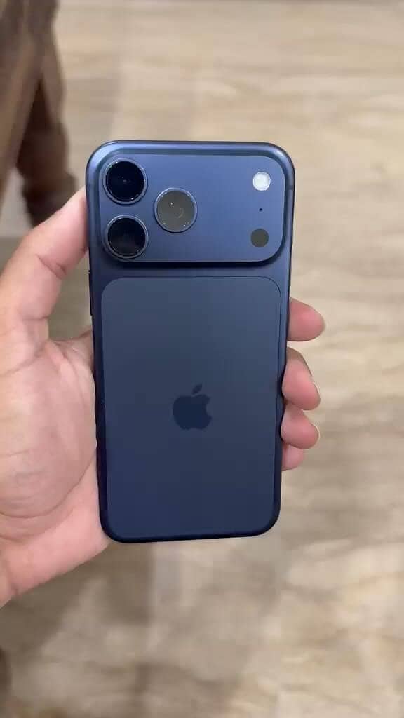 Apple iPhone 17 Pro Max 0