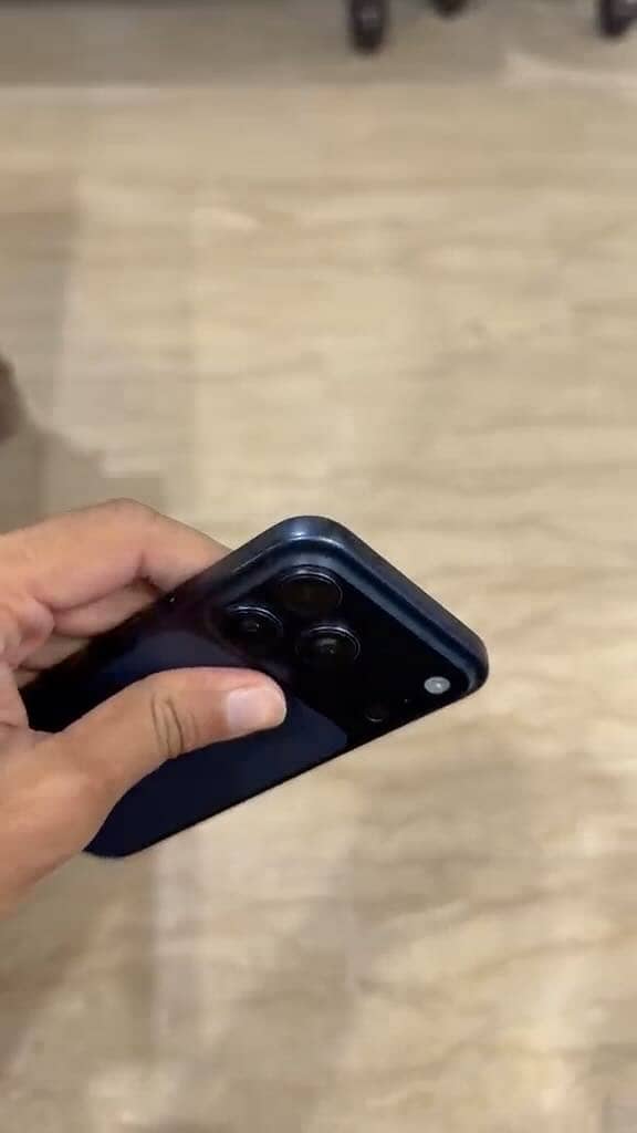 Apple iPhone 17 Pro Max 2