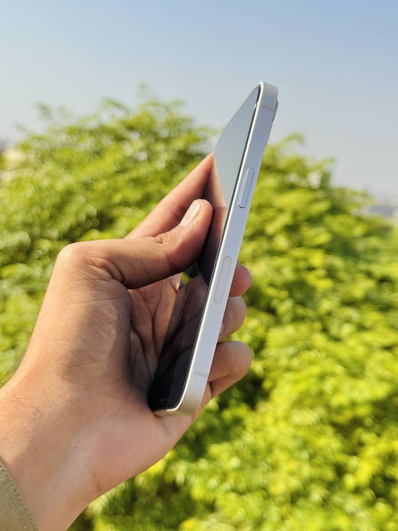 Apple iPhone 13 1
