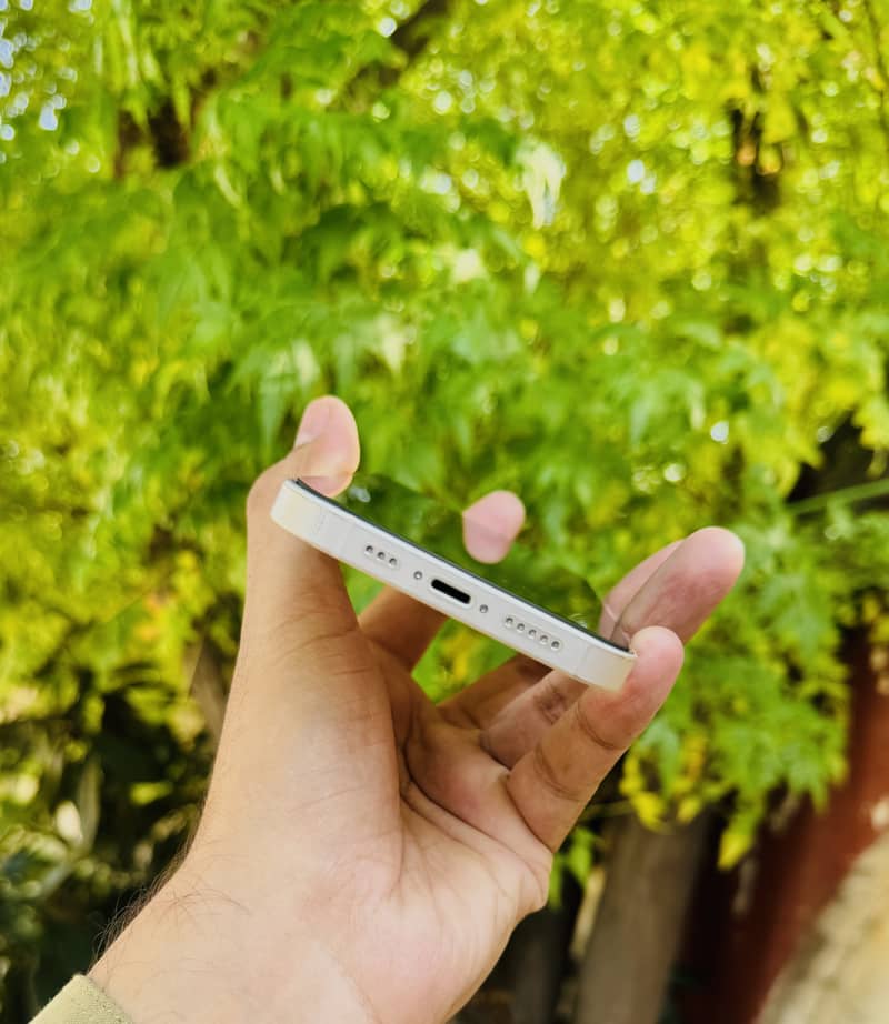 Apple iPhone 13 3
