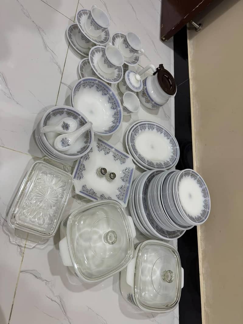 Imported Dinner Set for Sell 0