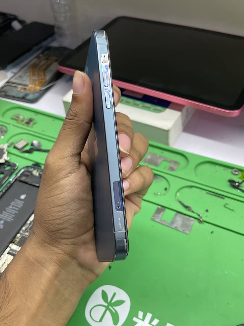Apple iPhone 12 Pro 2