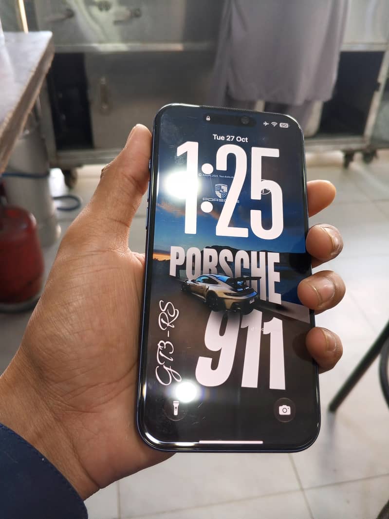 Apple iPhone 17 Pro Max 4