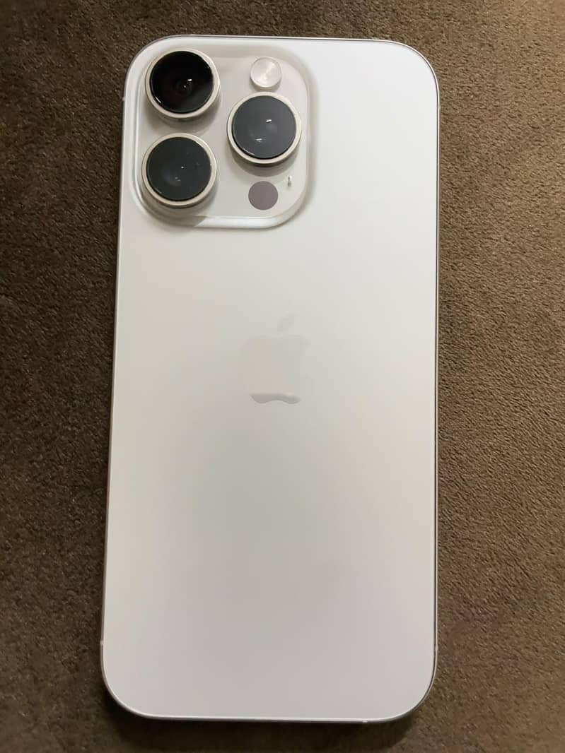Apple iPhone 16 Pro 2
