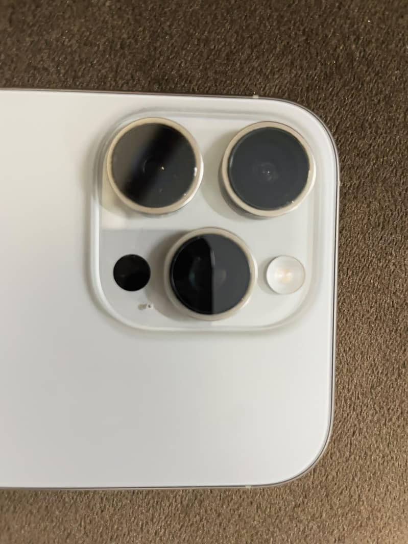 Apple iPhone 16 Pro 5