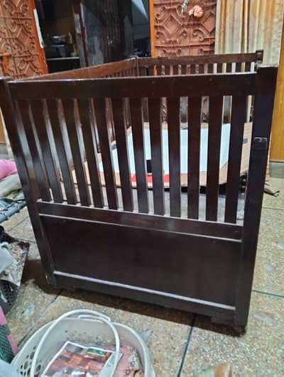 baby cot