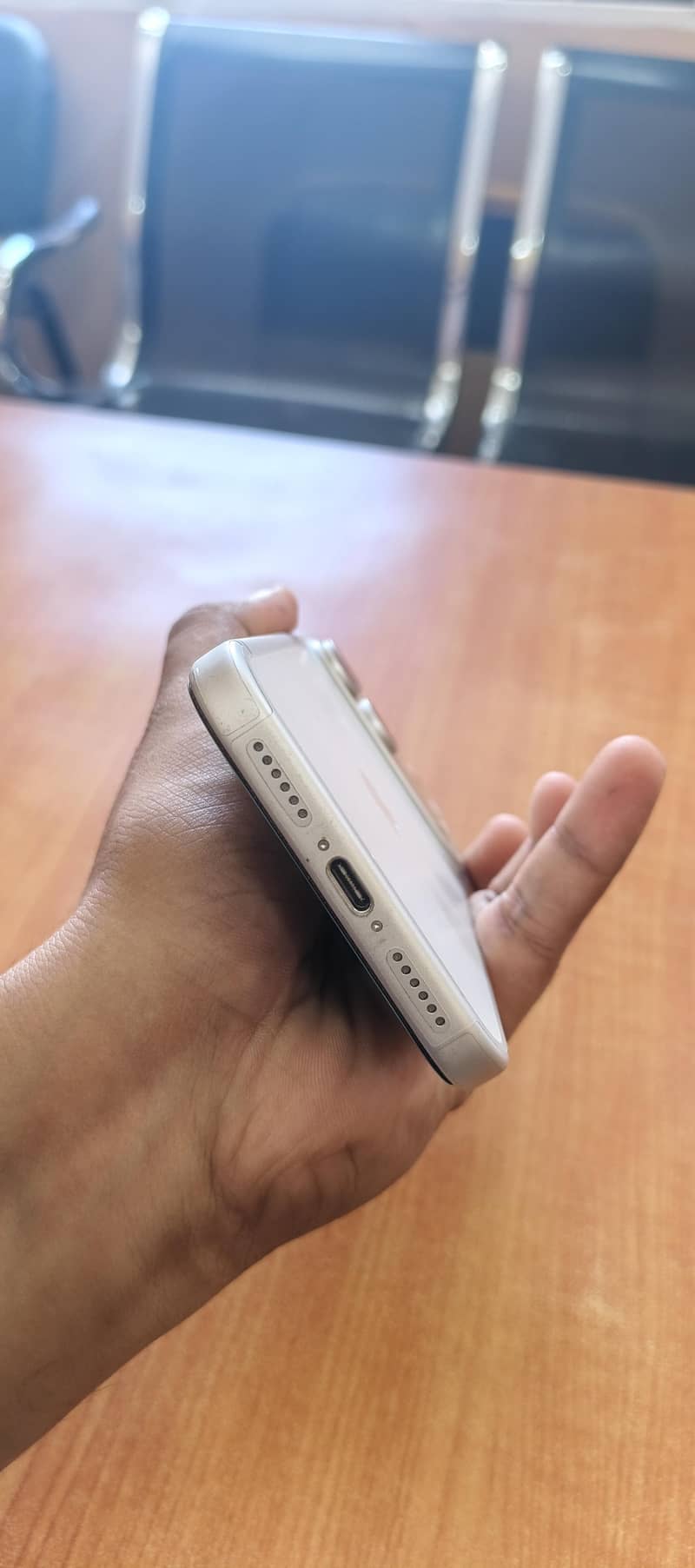 Apple iPhone 17 Pro Max 4