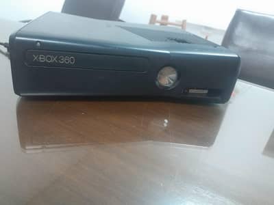 Xbox 360 with 40+ games installed