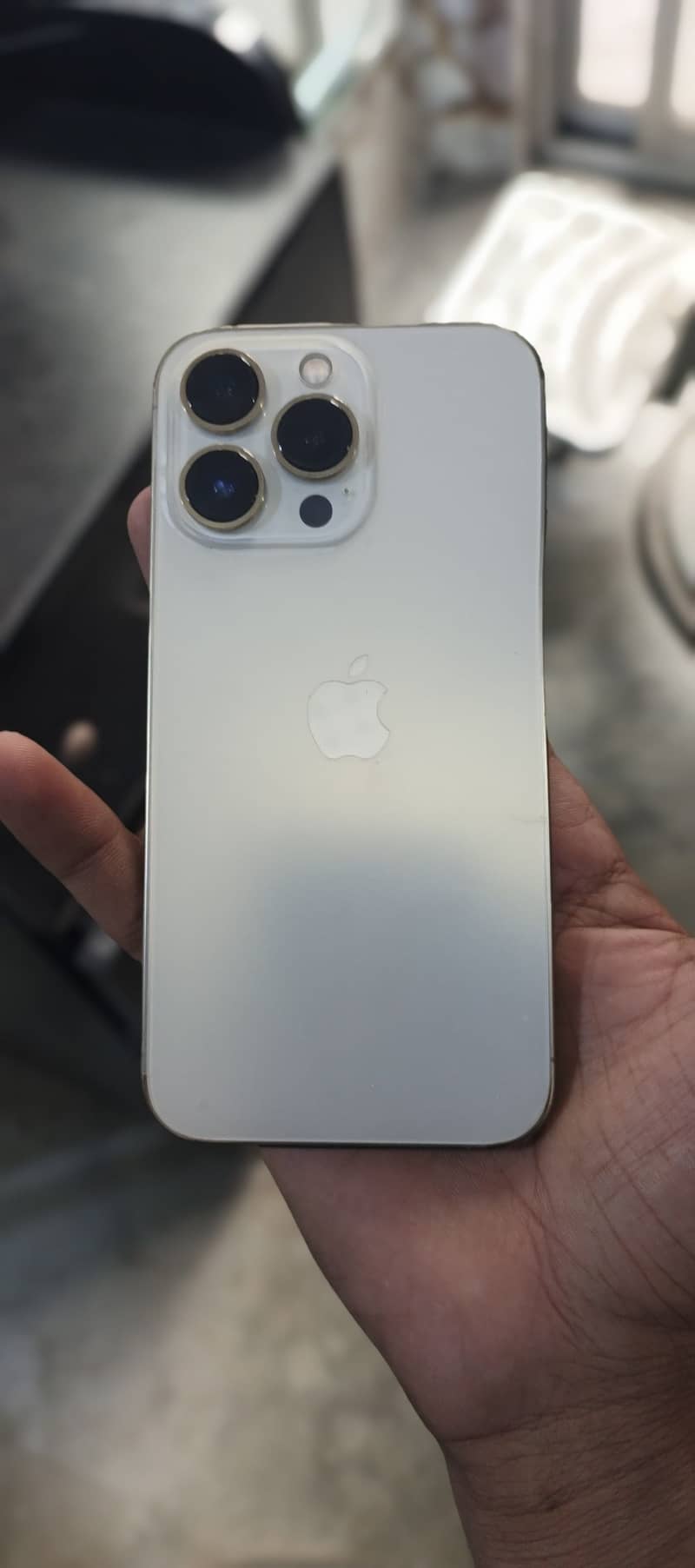 Apple iPhone 13 Pro 1
