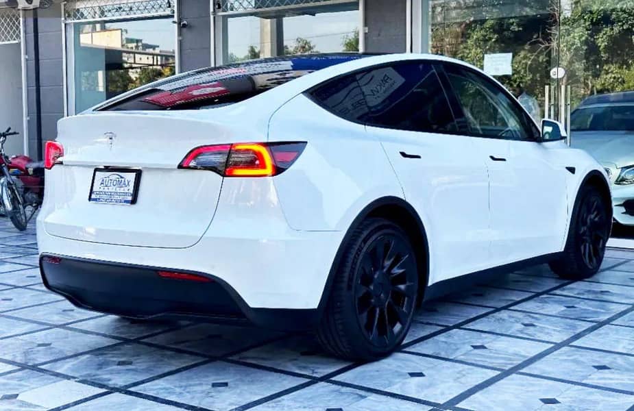 Tesla Model X 2018 1