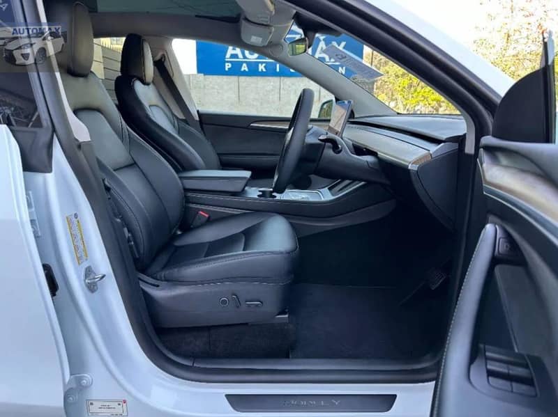 Tesla Model X 2018 5
