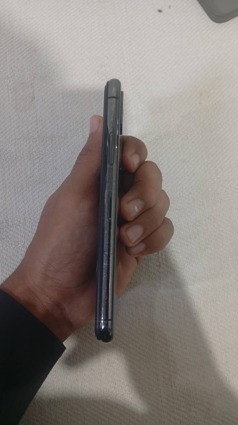 Apple iPhone X 3