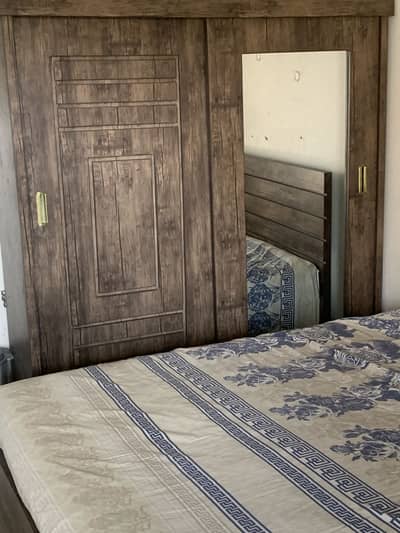 Bed Set With Wardrobe (6 x 6.5 )