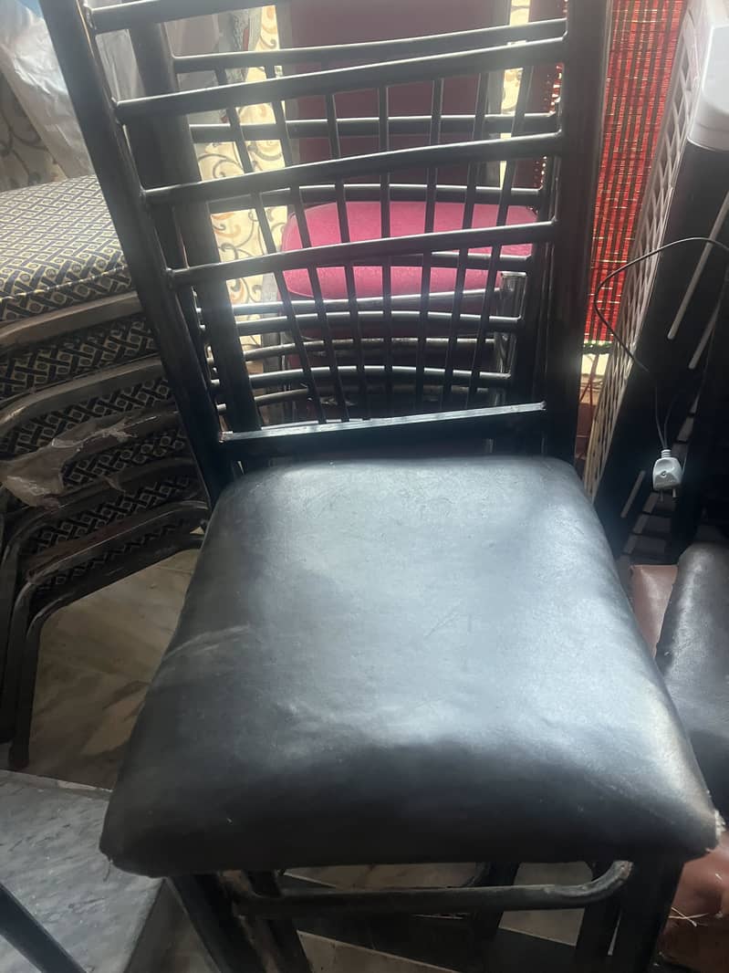 Chairs 0