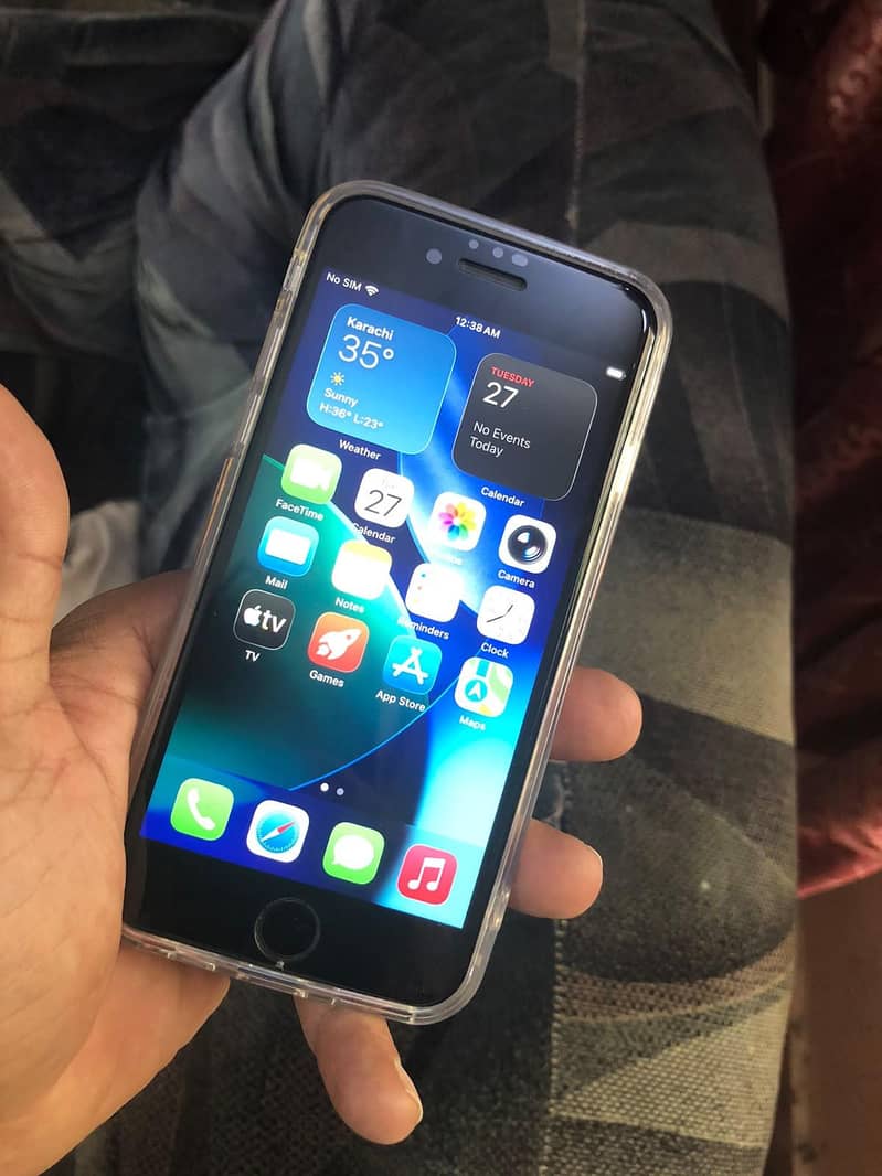 Apple iPhone SE 3rd gen 1