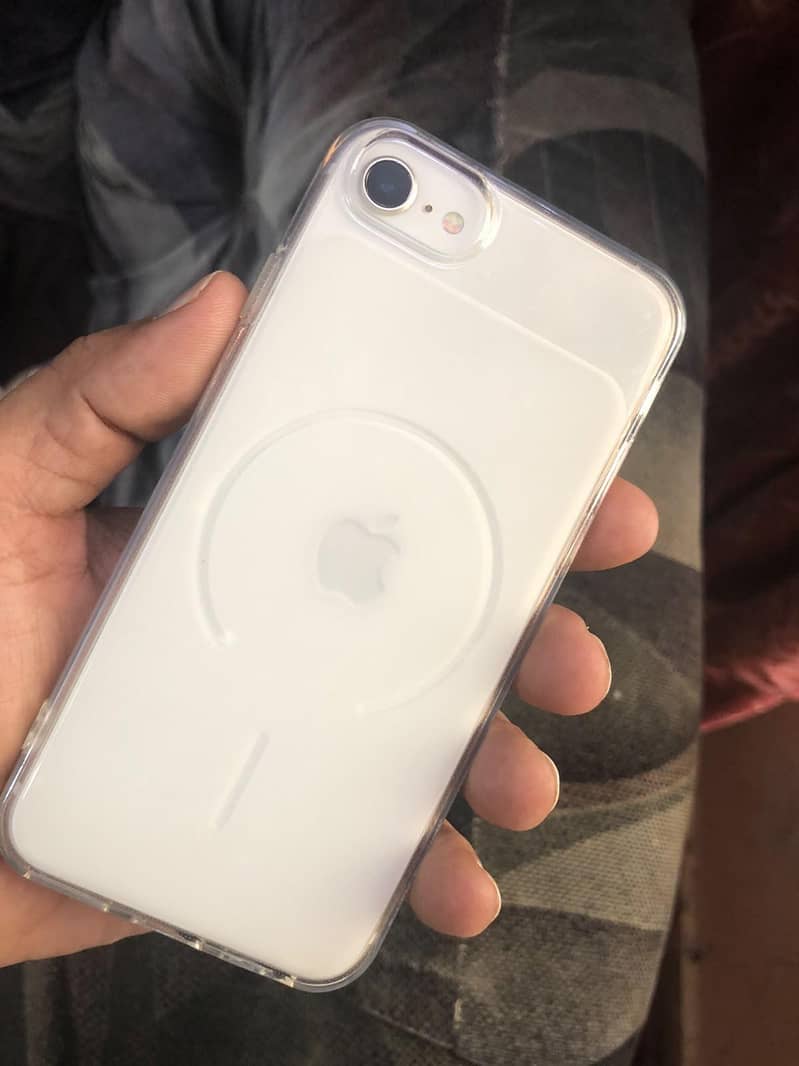 Apple iPhone SE 3rd gen 4