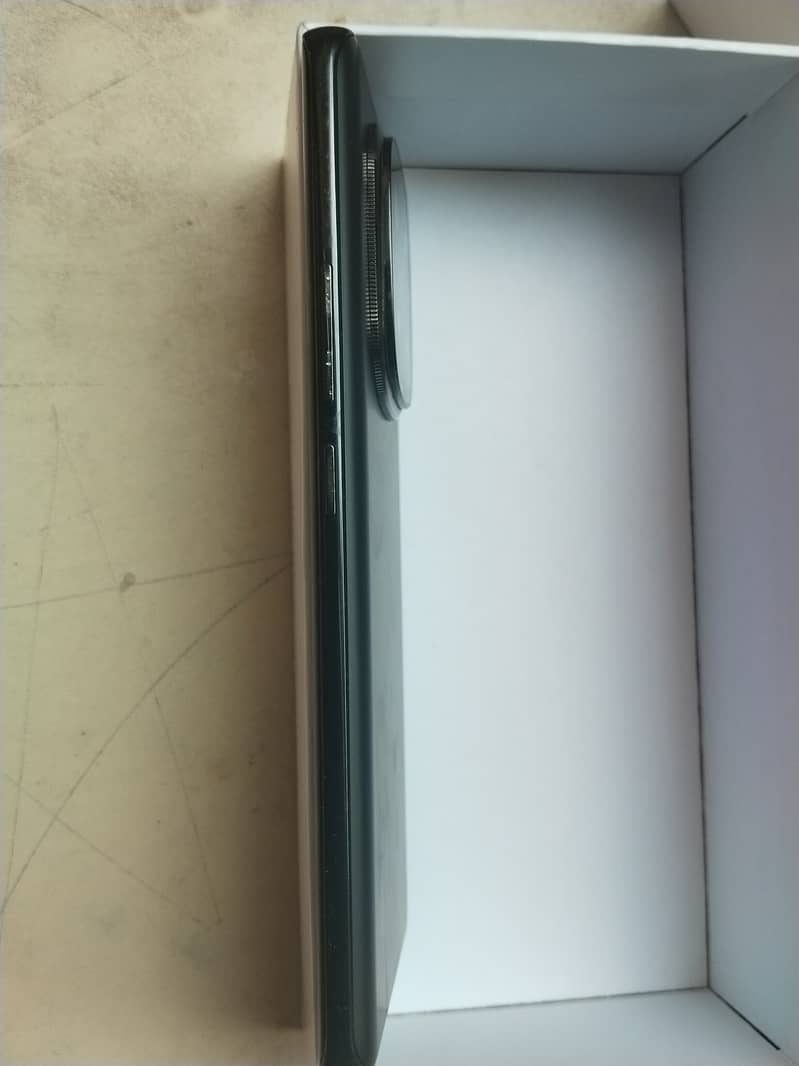 Xiaomi Redmi Note 14 Pro Plus 3