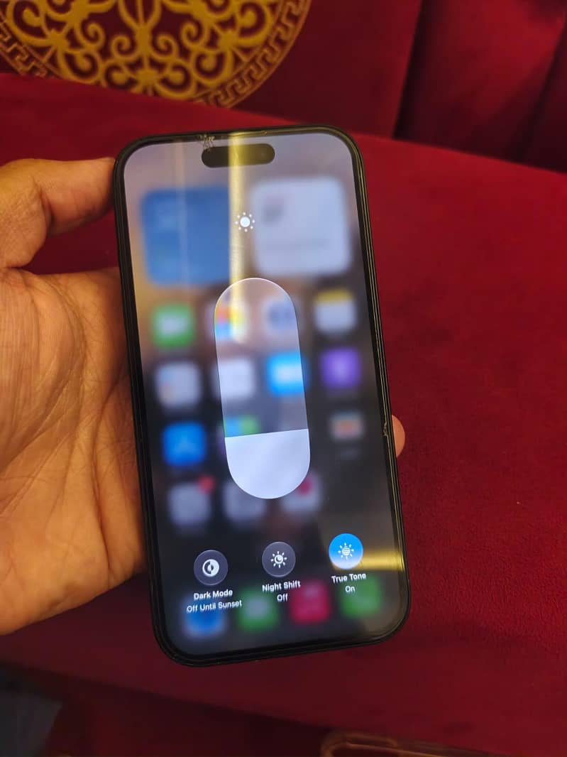 Apple iPhone 16 esim 5