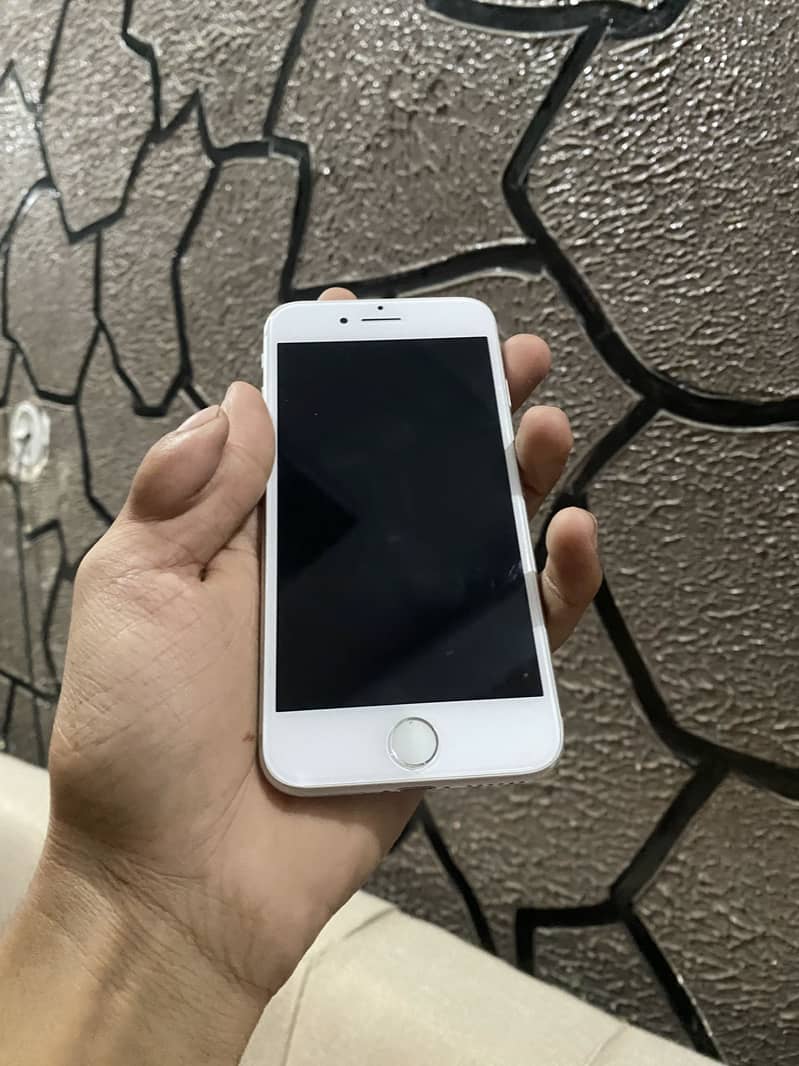 Apple iPhone 7 4