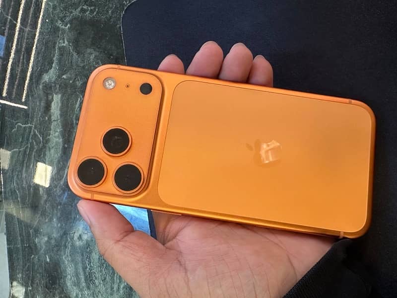 iPhone 17 Pro Max 1