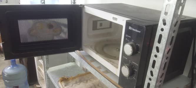 DAWLANCE MICROWAVE OVEN FOR SALE