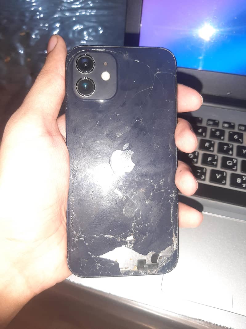 Apple iPhone 12 4