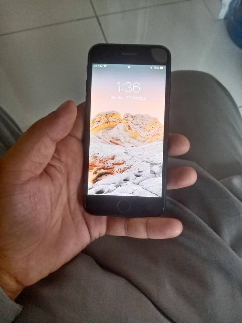 Apple iPhone 7 1