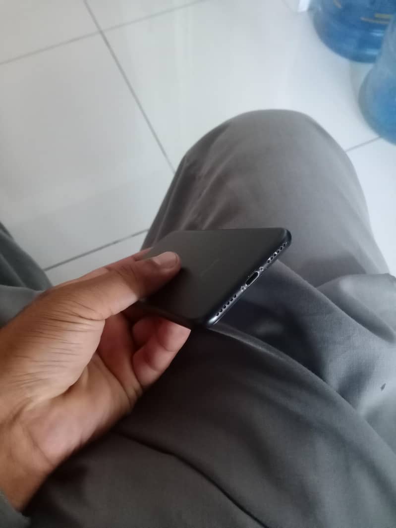 Apple iPhone 7 4