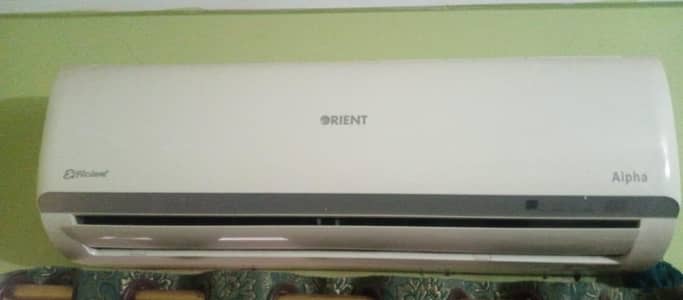 Urgent Sale. .   Orient split AC 1 ton