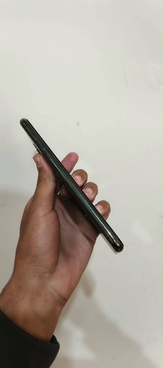 Apple iPhone 11 Pro Max 1