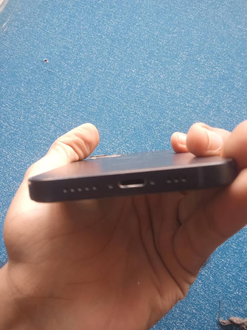 Apple iPhone 12 1