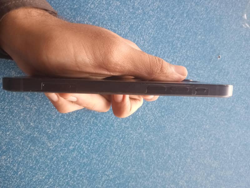 Apple iPhone 12 3